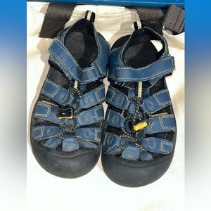 Sz 1 BIG KIDS KEEN NEWPORT WATERPROOF SANDALS